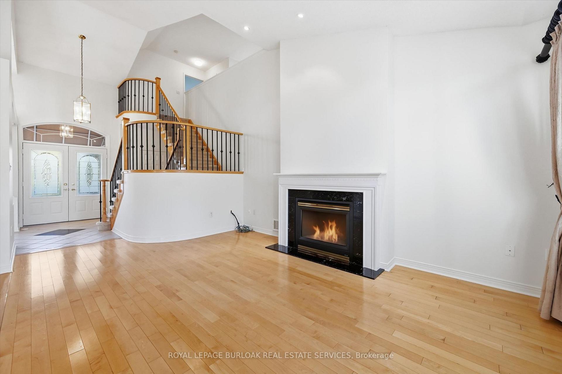 Photo 8 of 2256 Turnberry Road, Burlington, Rose — HOMEH