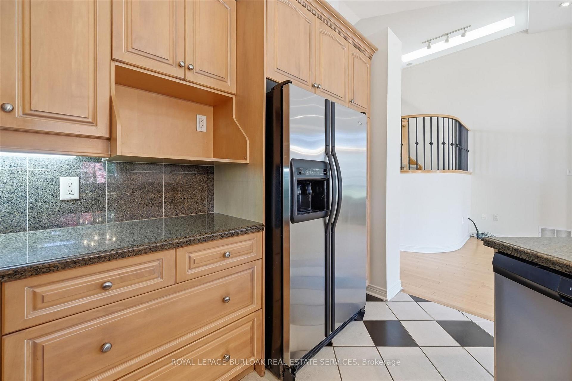 Photo 15 of 2256 Turnberry Road, Burlington, Rose — HOMEH