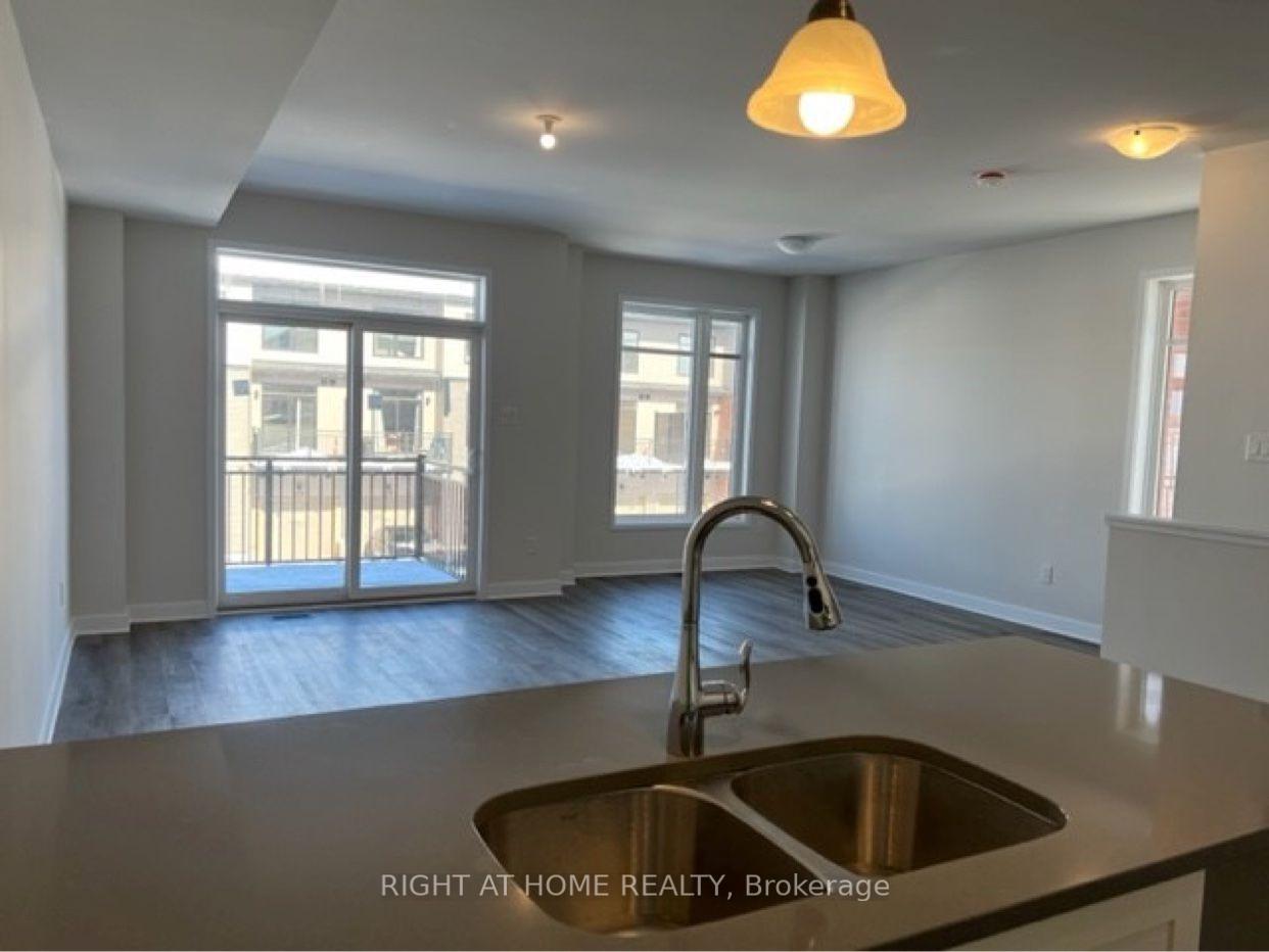 Photo 4 of 108 Visor Private, Ottawa, Kanata - Emerald Meadows/Trailwest — HOMEH