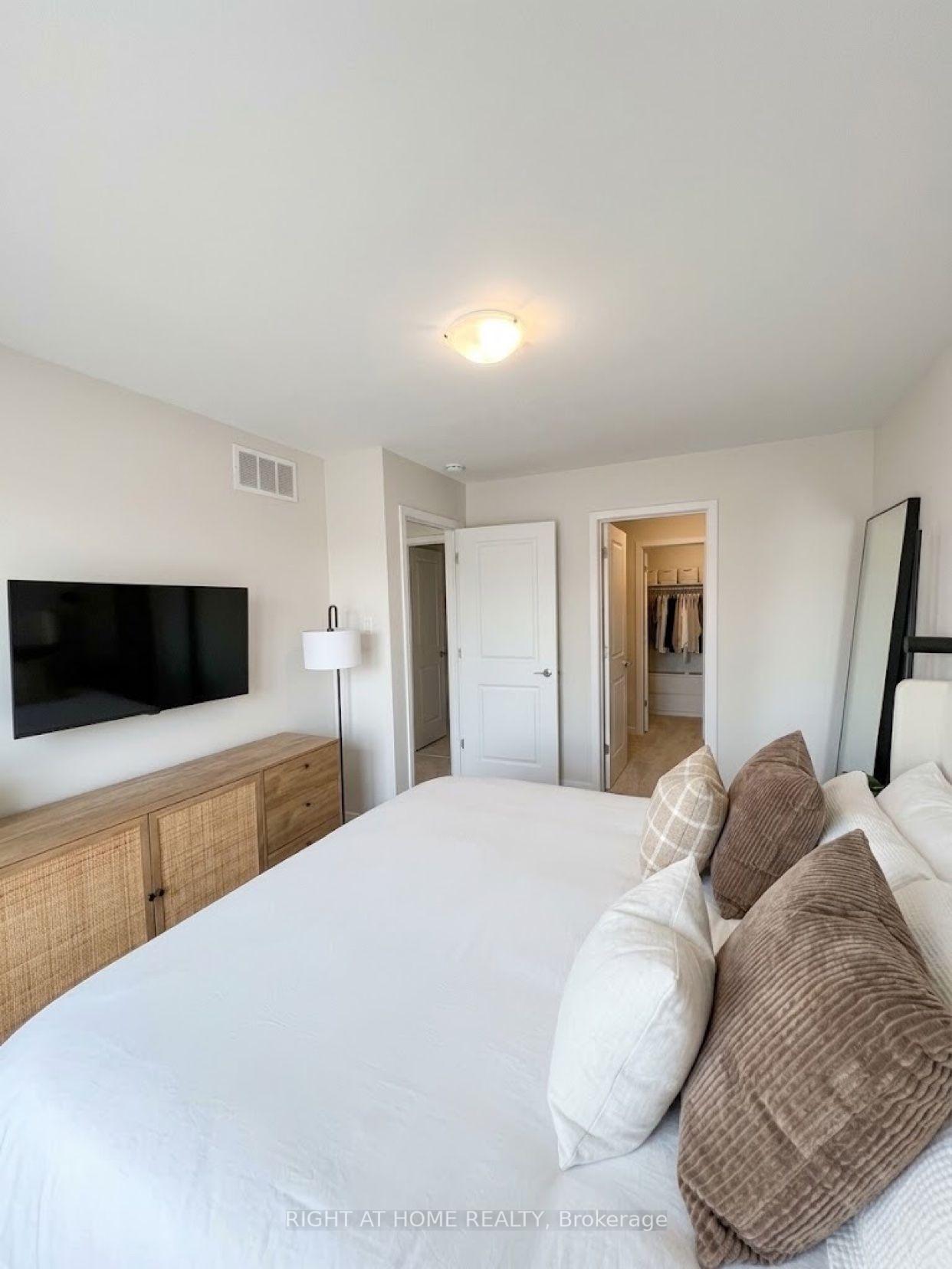 Photo 8 of 108 Visor Private, Ottawa, Kanata - Emerald Meadows/Trailwest — HOMEH