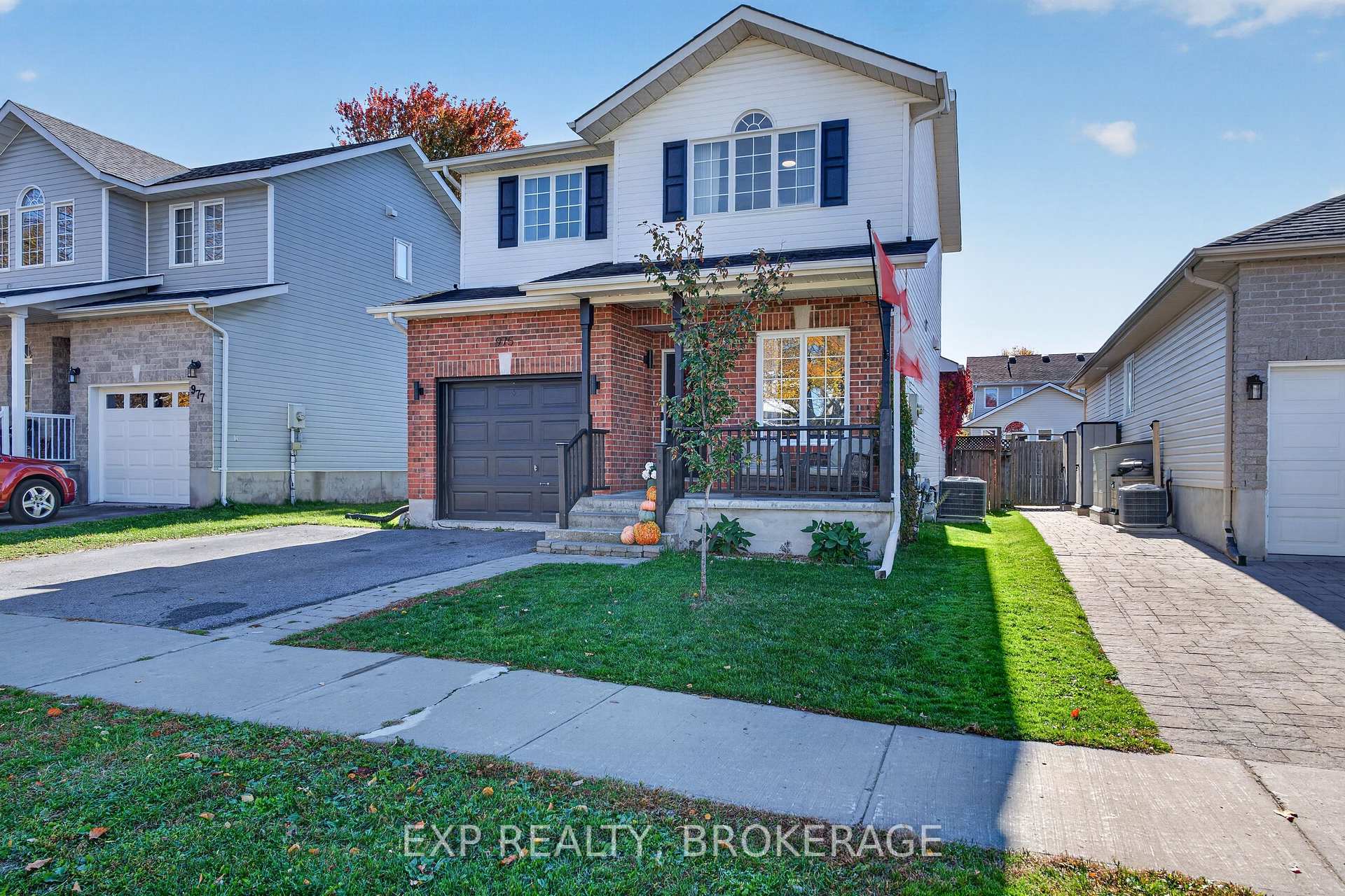 Photo 3 of 975 Rainbow Crescent, Kingston, Kingston East (Incl Barret Crt) — HOMEH