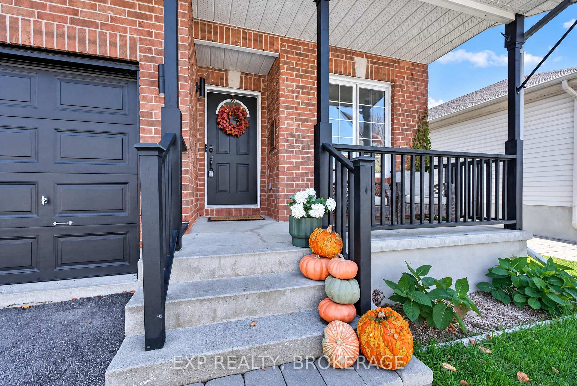 Photo 4 of 975 Rainbow Crescent, Kingston, Kingston East (Incl Barret Crt) — HOMEH