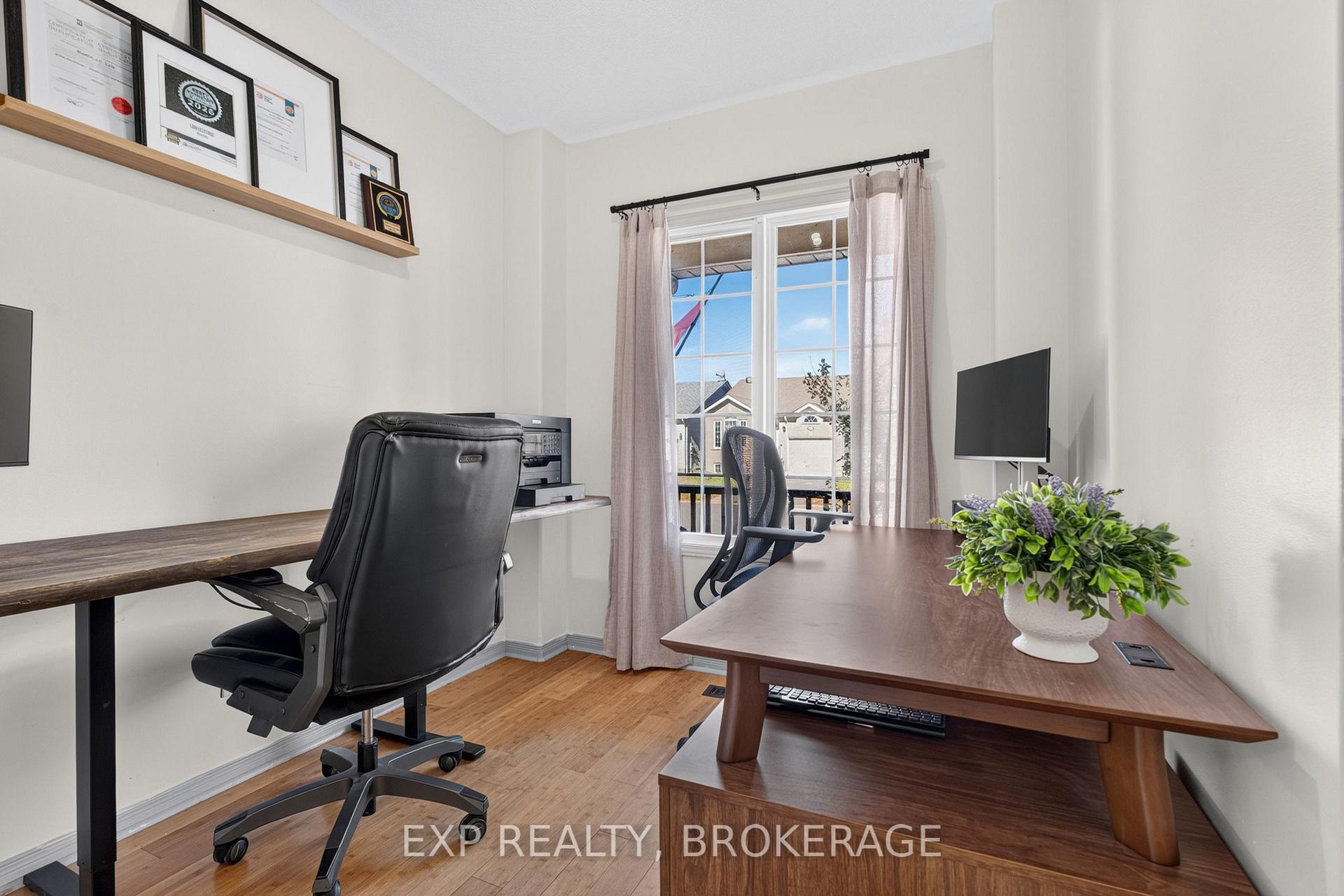 Photo 7 of 975 Rainbow Crescent, Kingston, Kingston East (Incl Barret Crt) — HOMEH