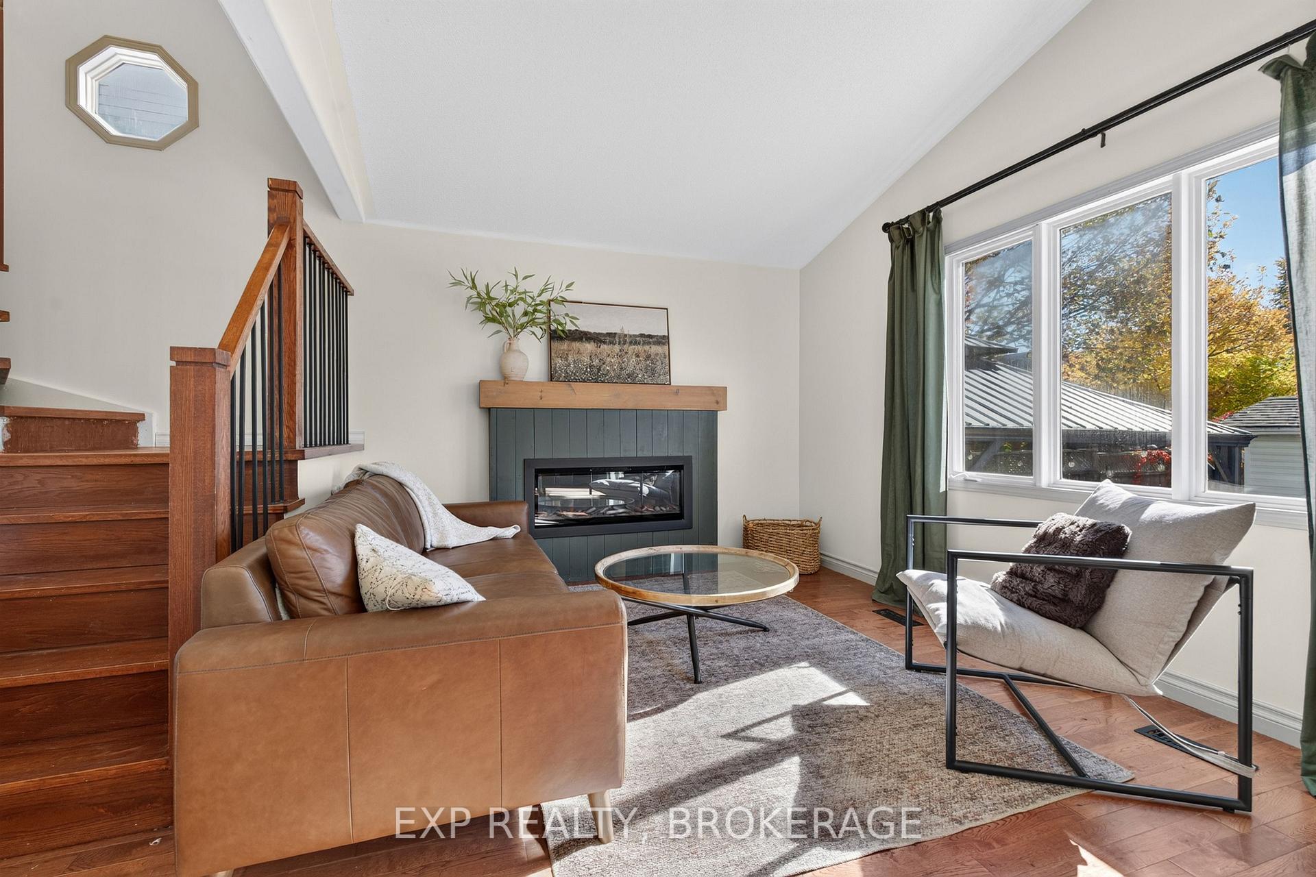 Photo 10 of 975 Rainbow Crescent, Kingston, Kingston East (Incl Barret Crt) — HOMEH