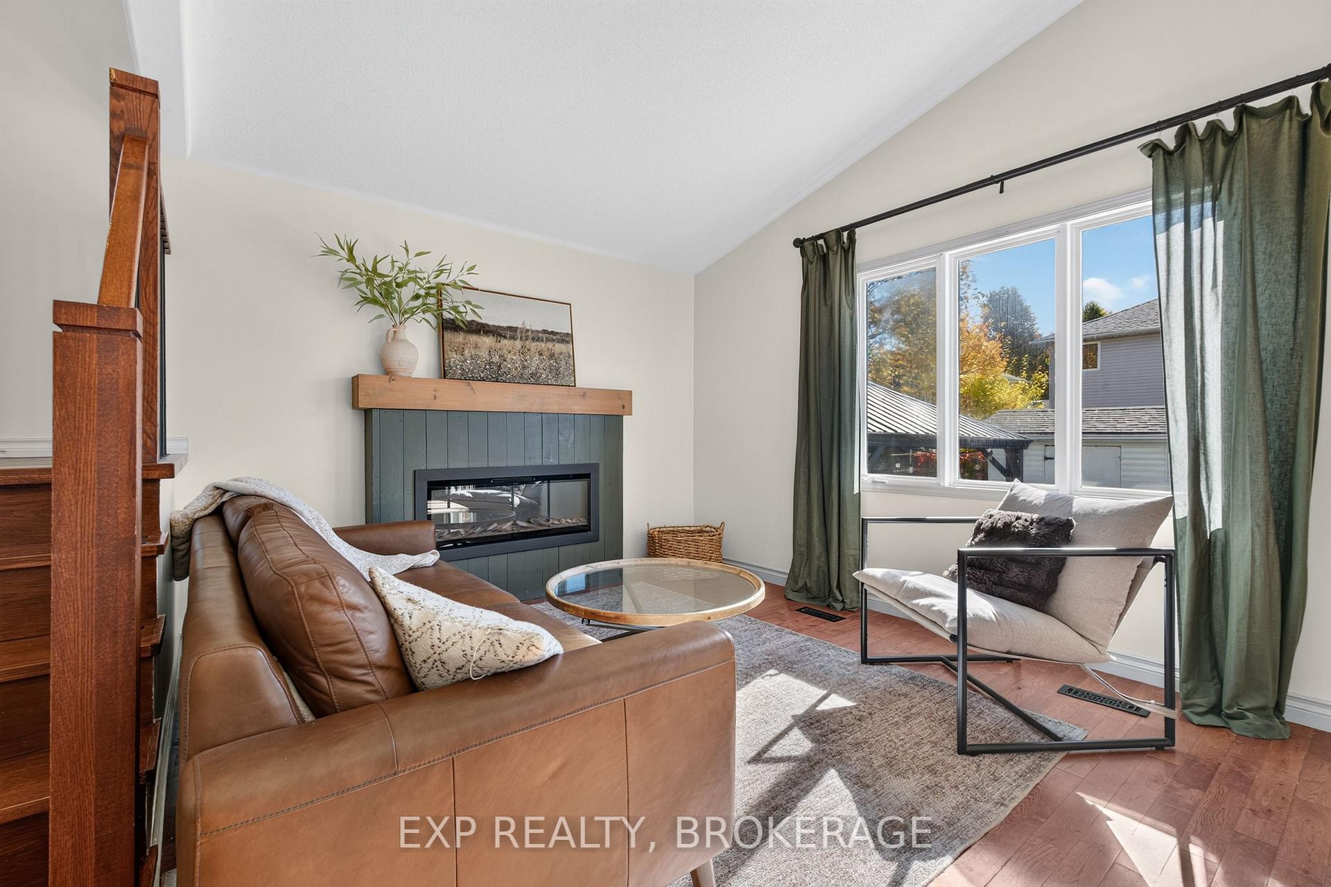 Photo 11 of 975 Rainbow Crescent, Kingston, Kingston East (Incl Barret Crt) — HOMEH