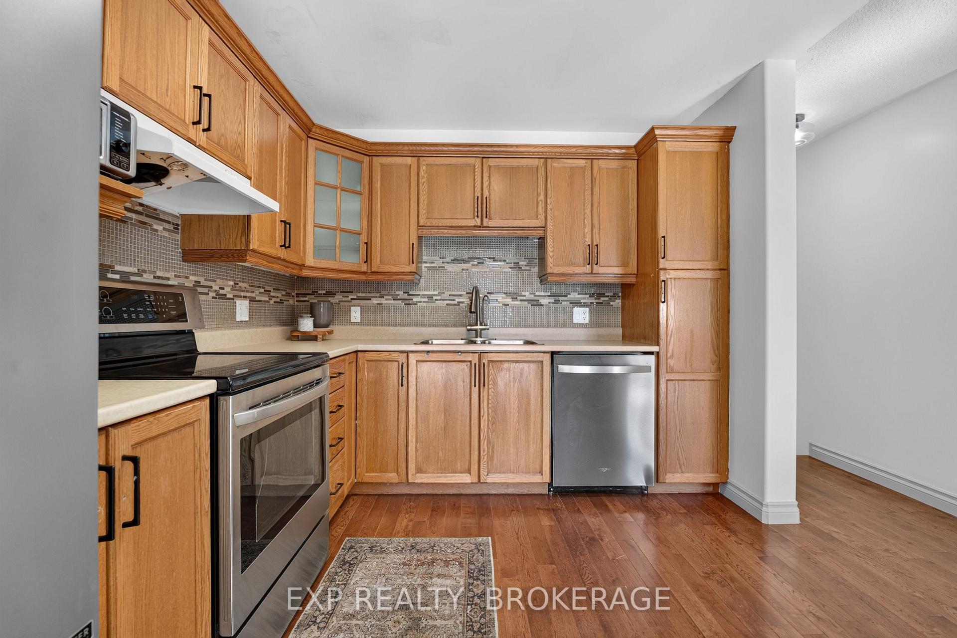 Photo 17 of 975 Rainbow Crescent, Kingston, Kingston East (Incl Barret Crt) — HOMEH