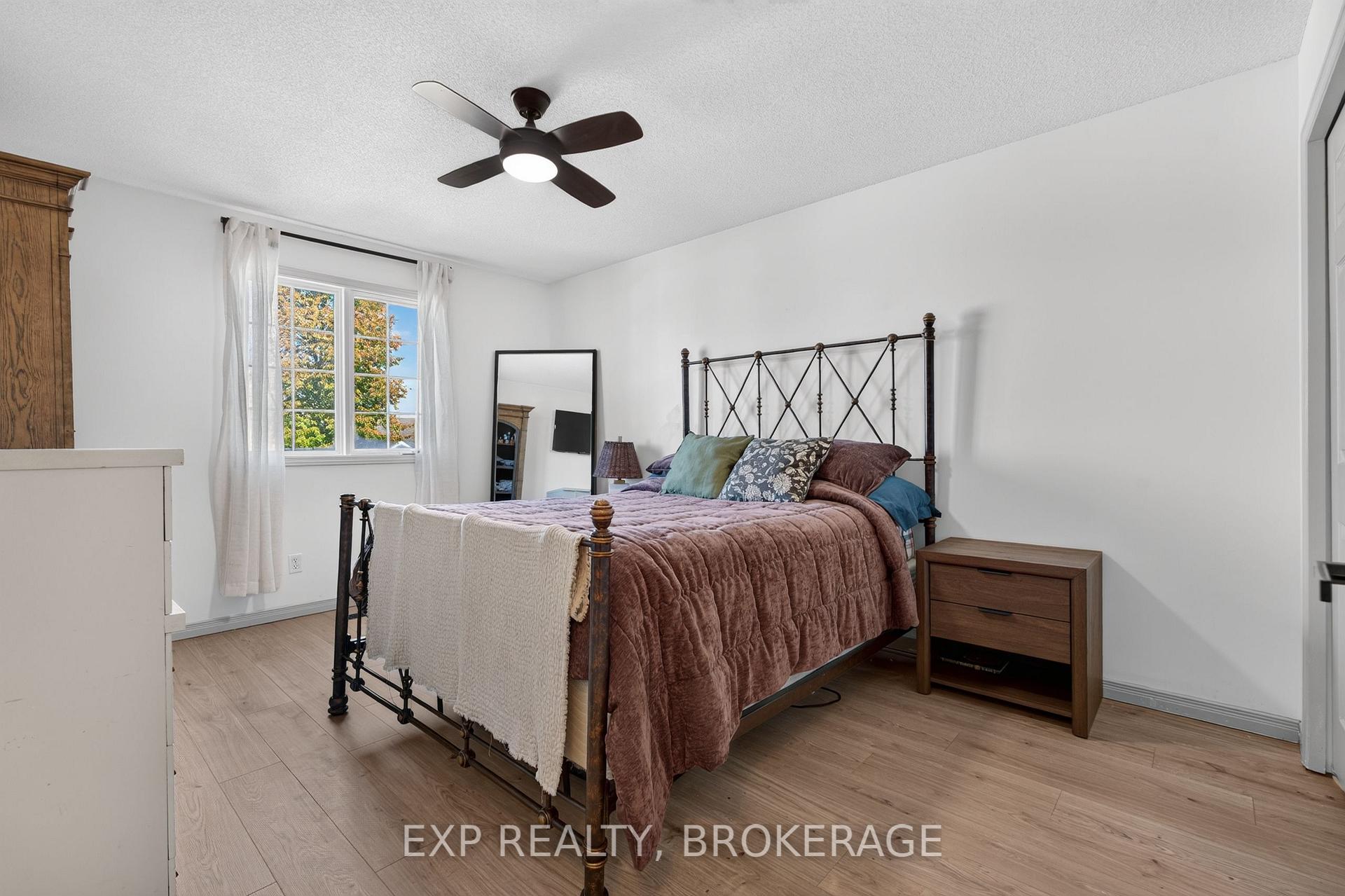 Photo 22 of 975 Rainbow Crescent, Kingston, Kingston East (Incl Barret Crt) — HOMEH