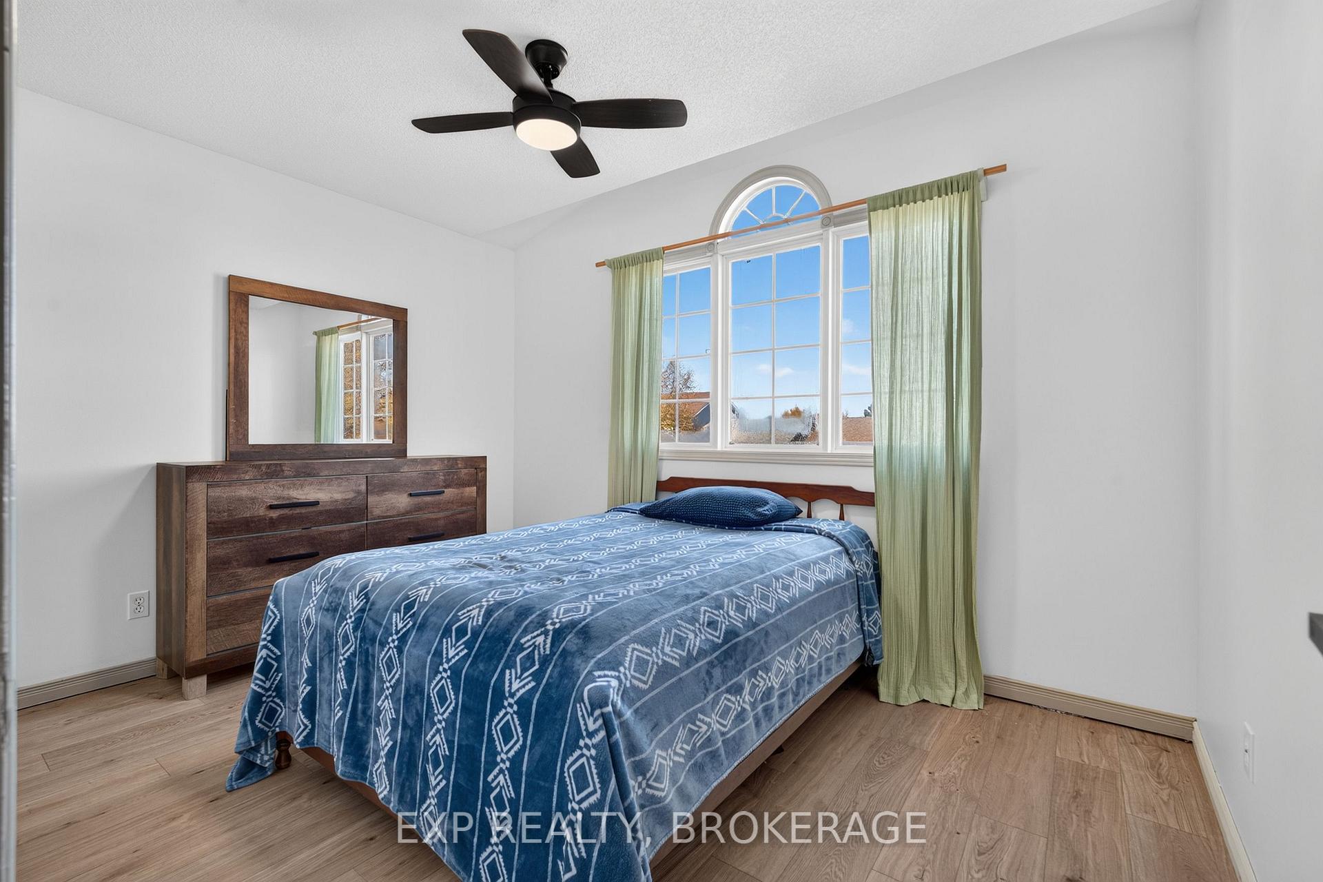Photo 26 of 975 Rainbow Crescent, Kingston, Kingston East (Incl Barret Crt) — HOMEH