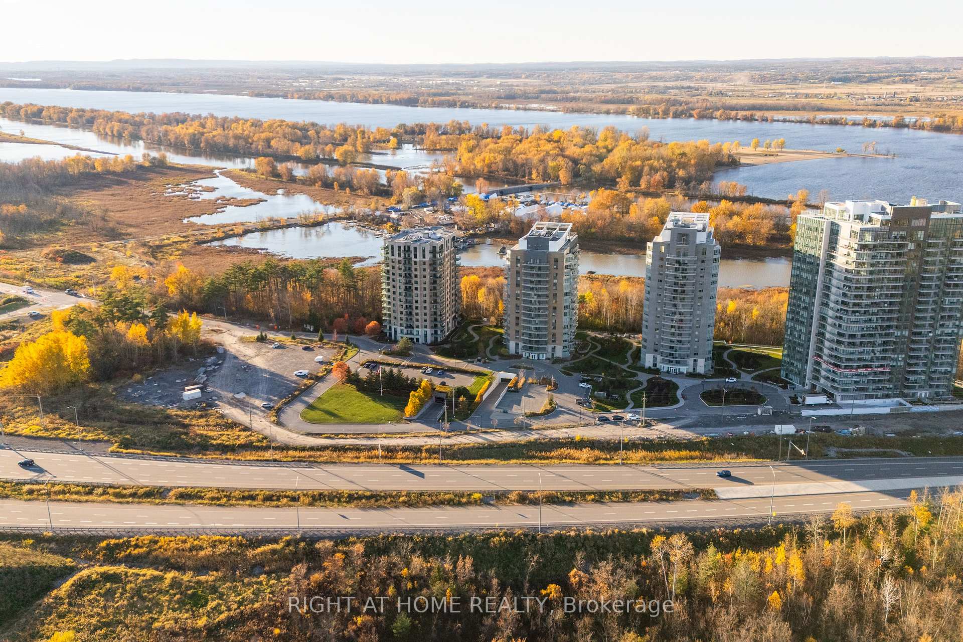 Photo 3 of Unit 1506, 100 Inlet Private, Ottawa, Chatelaine Village — HOMEH