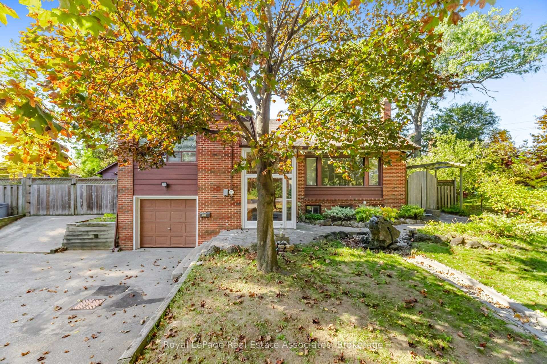 Photo of 1636 Springwell Avenue
