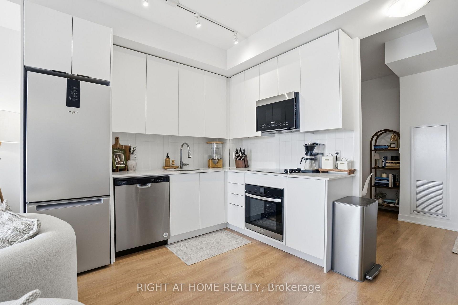 Photo 5 of Unit 1321, 10 Abeja Street, Vaughan, Concord — HOMEH