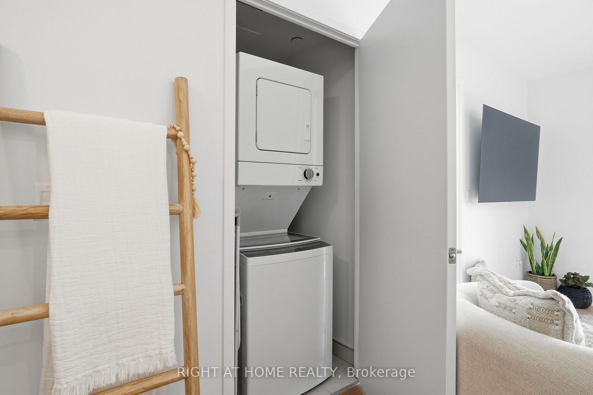 Photo 12 of Unit 1321, 10 Abeja Street, Vaughan, Concord — HOMEH