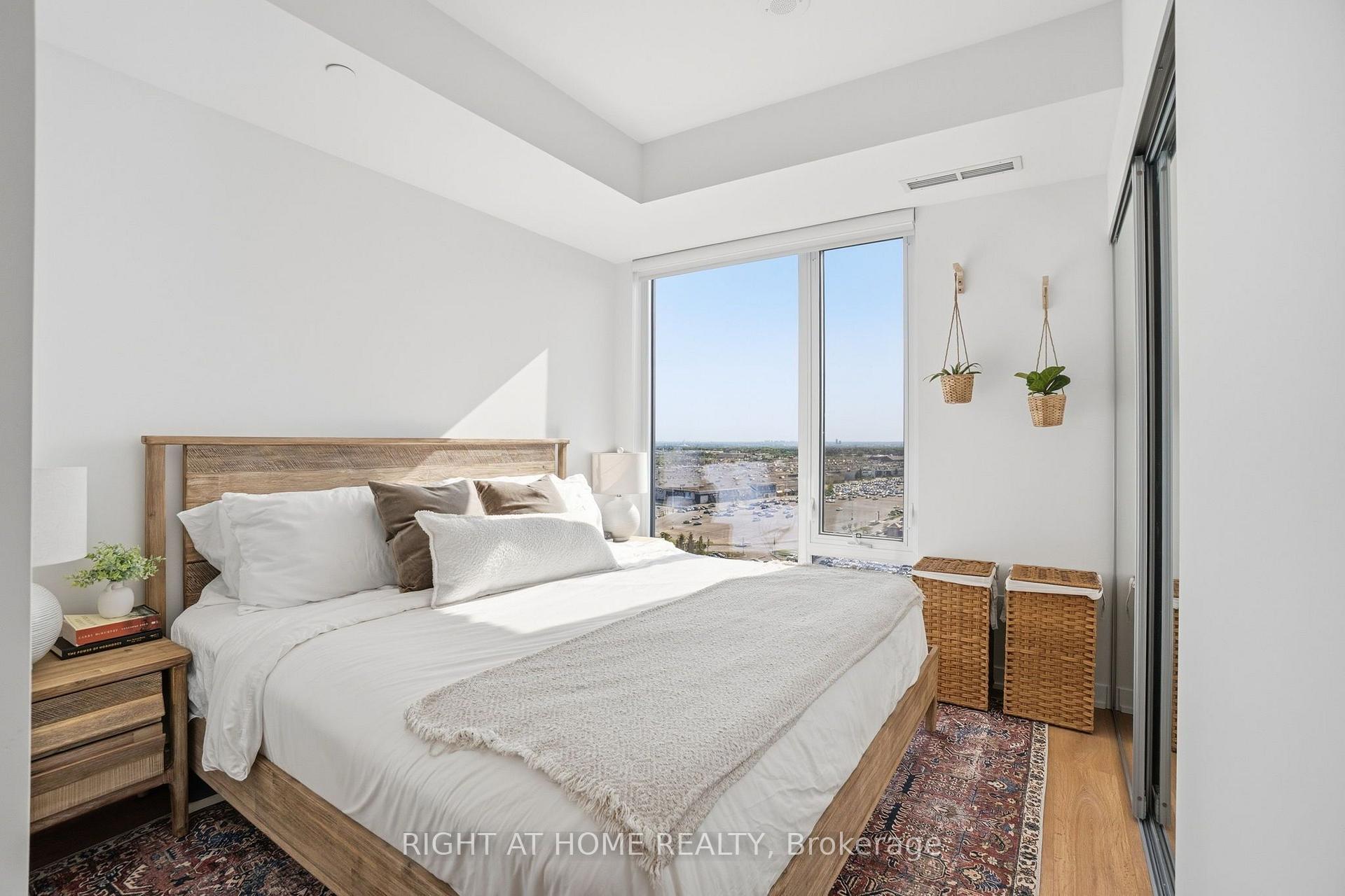 Photo 13 of Unit 1321, 10 Abeja Street, Vaughan, Concord — HOMEH