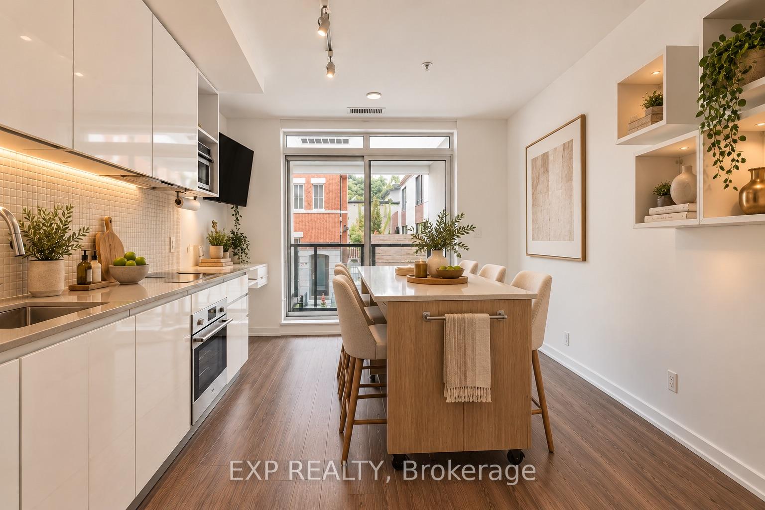 Photo 4 of Unit 216, 377 Madison Avenue, Toronto, Casa Loma — HOMEH