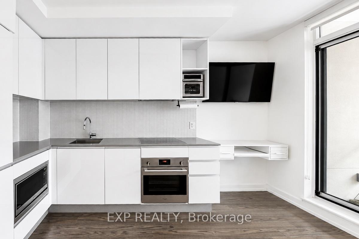 Photo 6 of Unit 216, 377 Madison Avenue, Toronto, Casa Loma — HOMEH