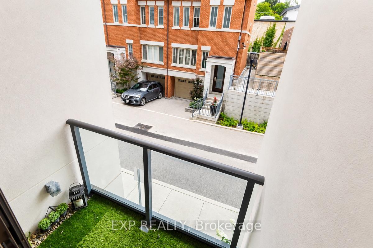 Photo 9 of Unit 216, 377 Madison Avenue, Toronto, Casa Loma — HOMEH
