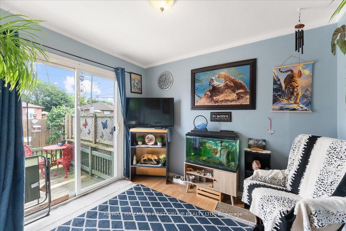 Photo 16 of 1014 Dunlop Street E, Whitby, Downtown Whitby — HOMEH