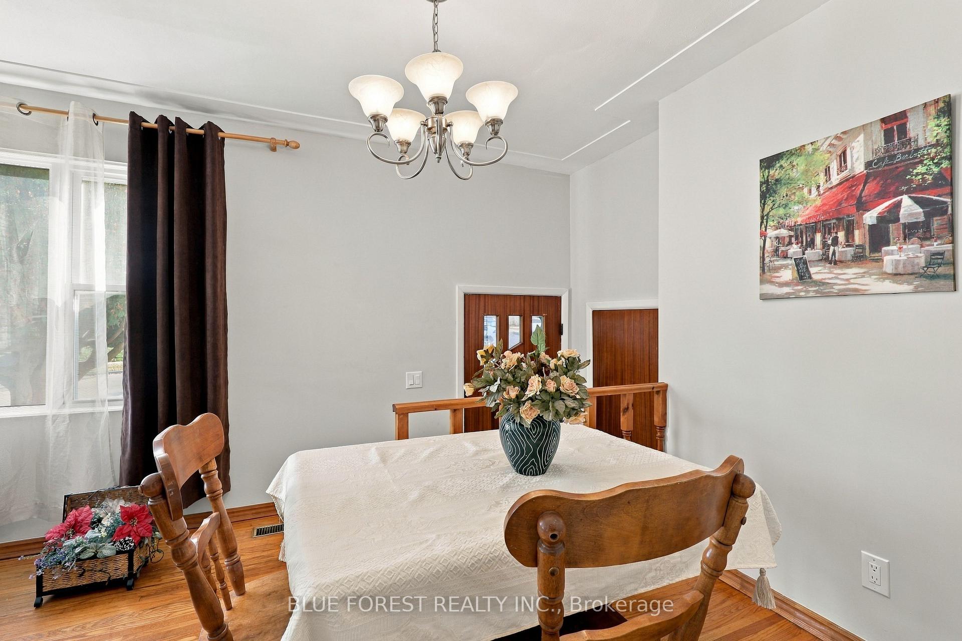 Photo 10 of 105 Chesterfield Avenue, London, South I — HOMEH