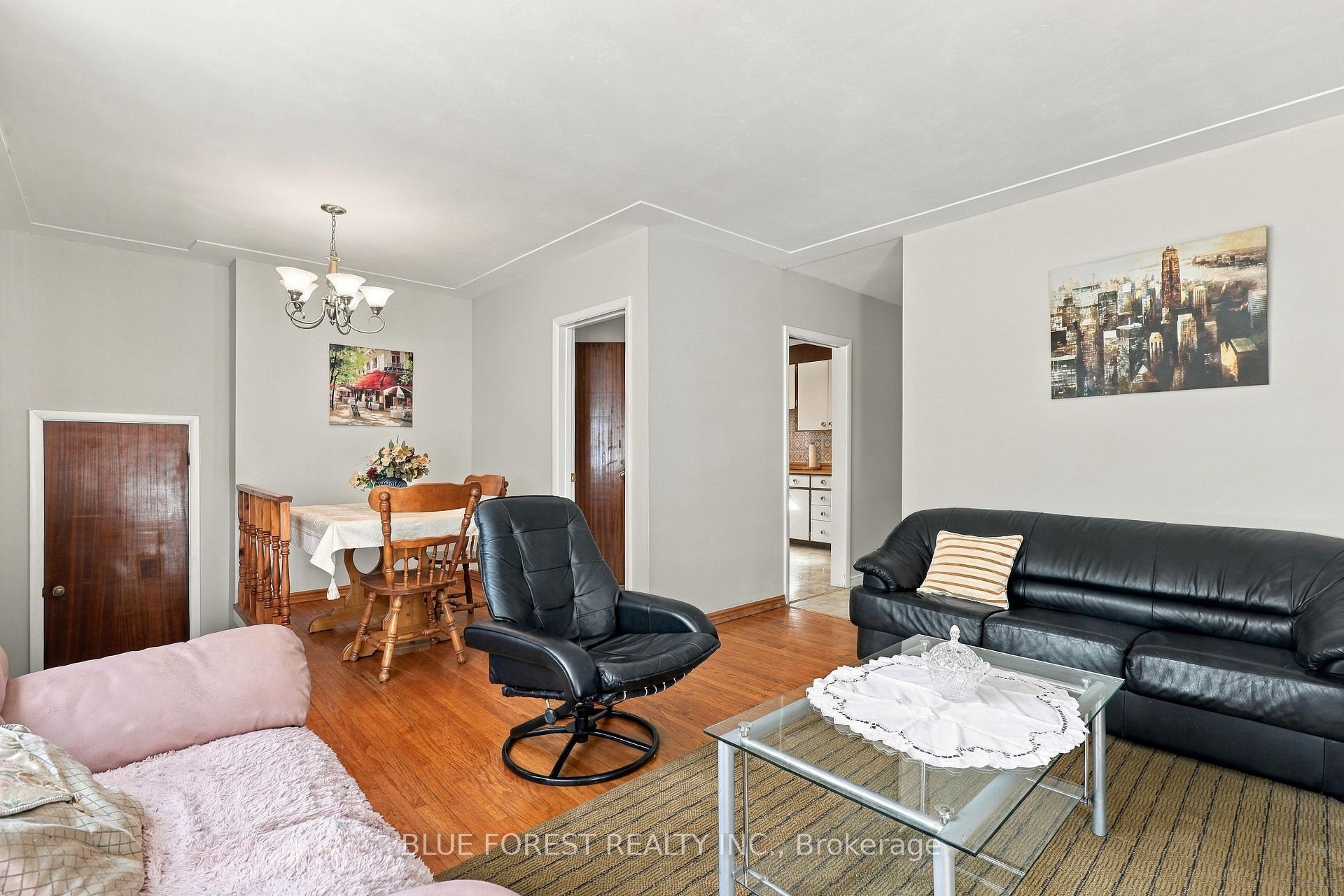 Photo 15 of 105 Chesterfield Avenue, London, South I — HOMEH