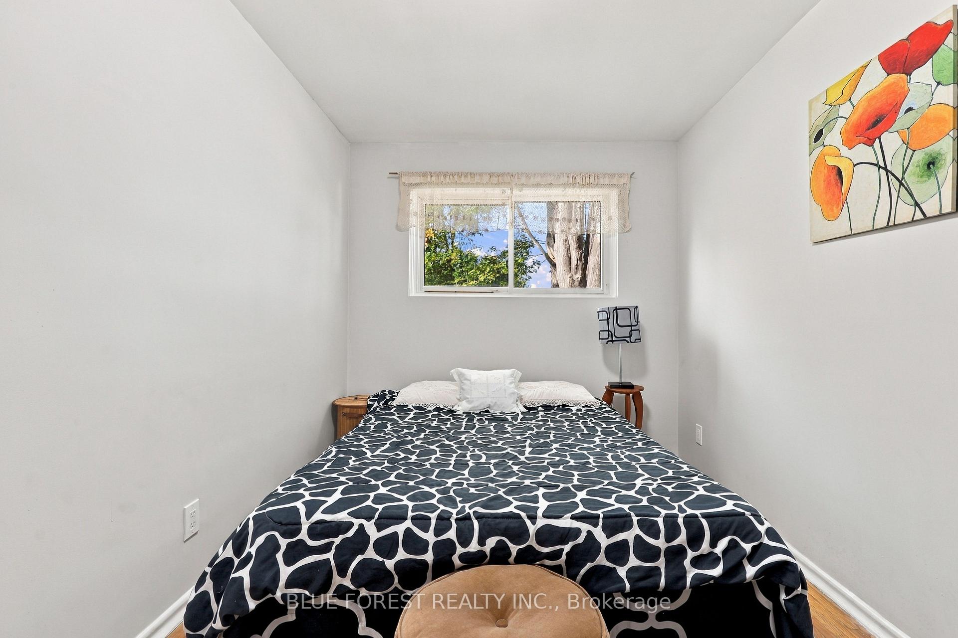 Photo 19 of 105 Chesterfield Avenue, London, South I — HOMEH