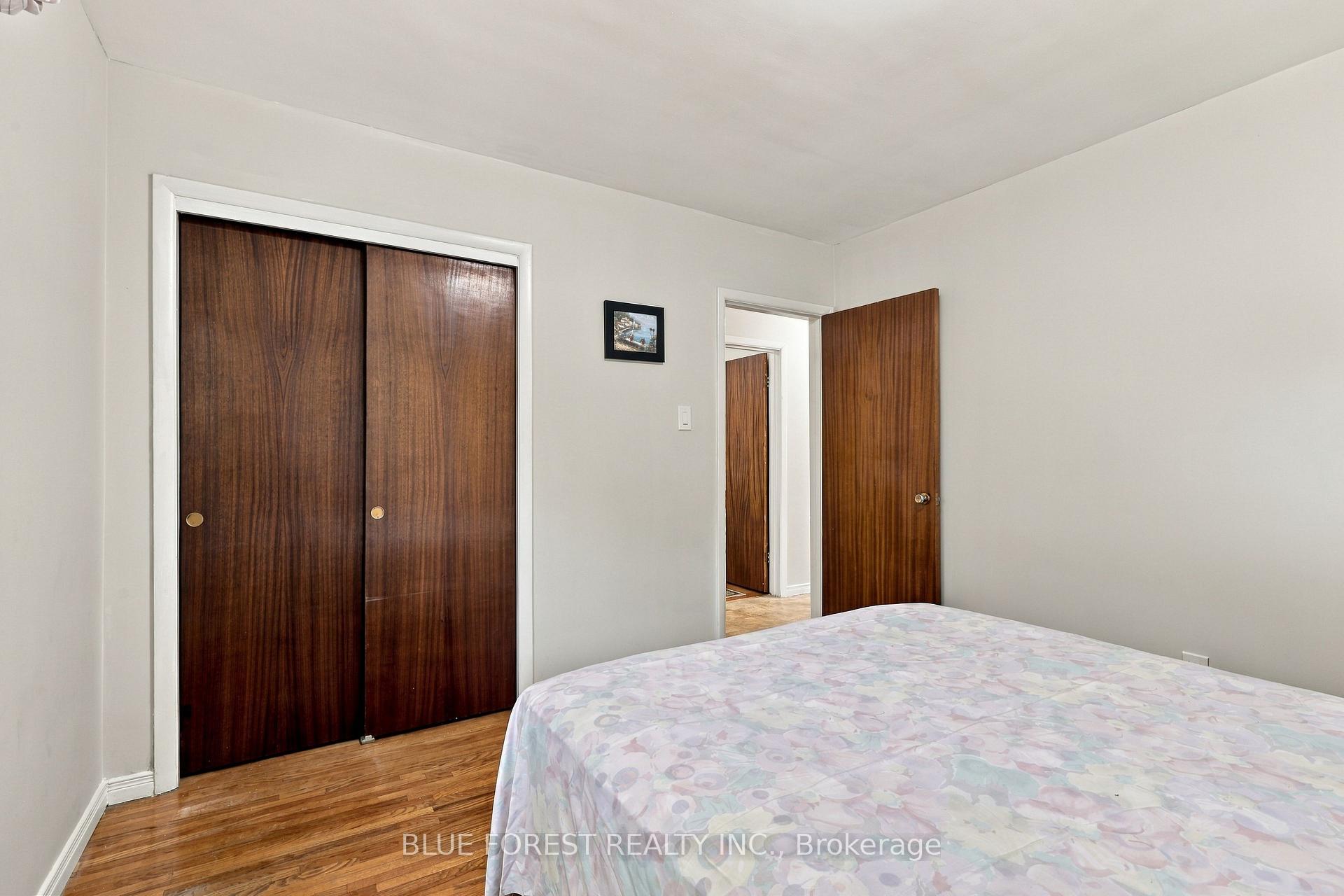 Photo 22 of 105 Chesterfield Avenue, London, South I — HOMEH