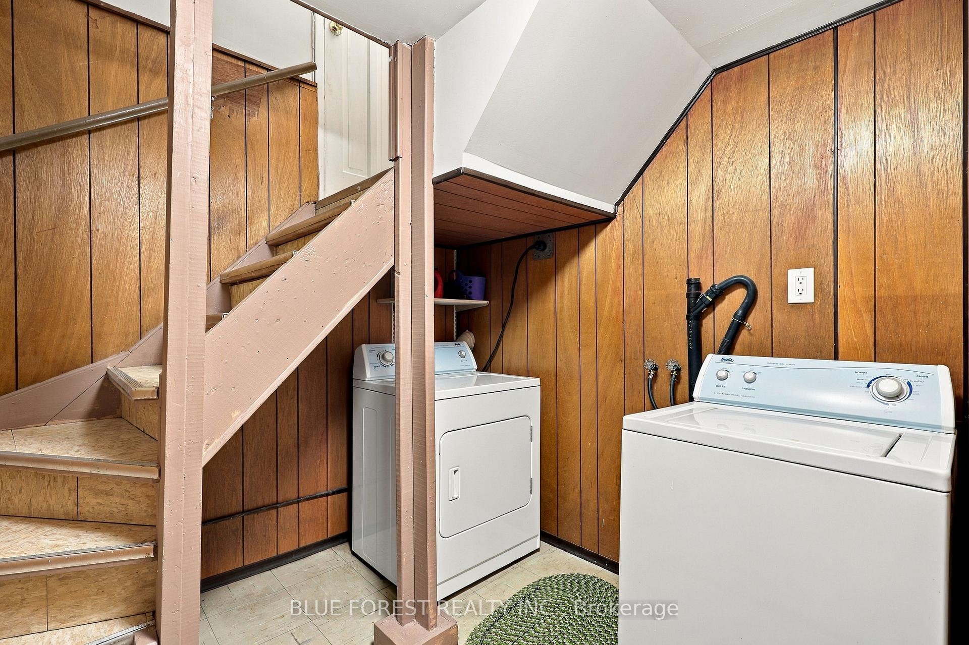 Photo 24 of 105 Chesterfield Avenue, London, South I — HOMEH