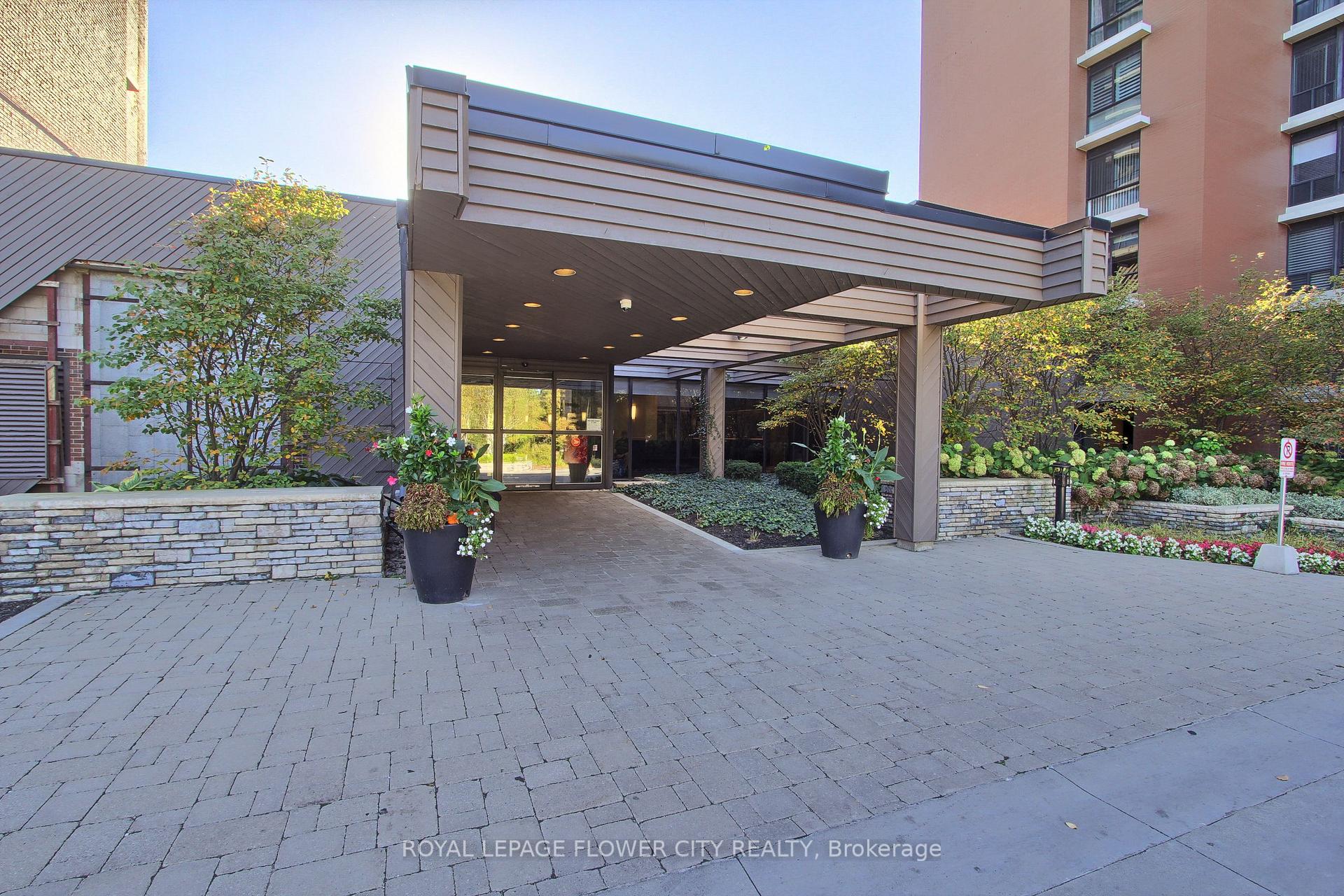 Photo 3 of Unit 103, 1400 Dixie Road, Mississauga, Lakeview — HOMEH