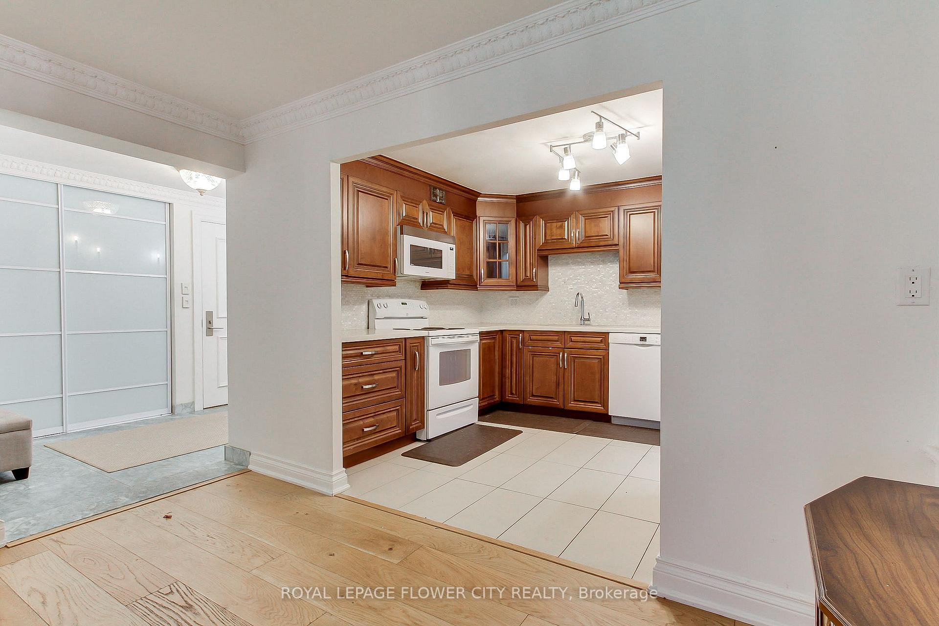 Photo 7 of Unit 103, 1400 Dixie Road, Mississauga, Lakeview — HOMEH