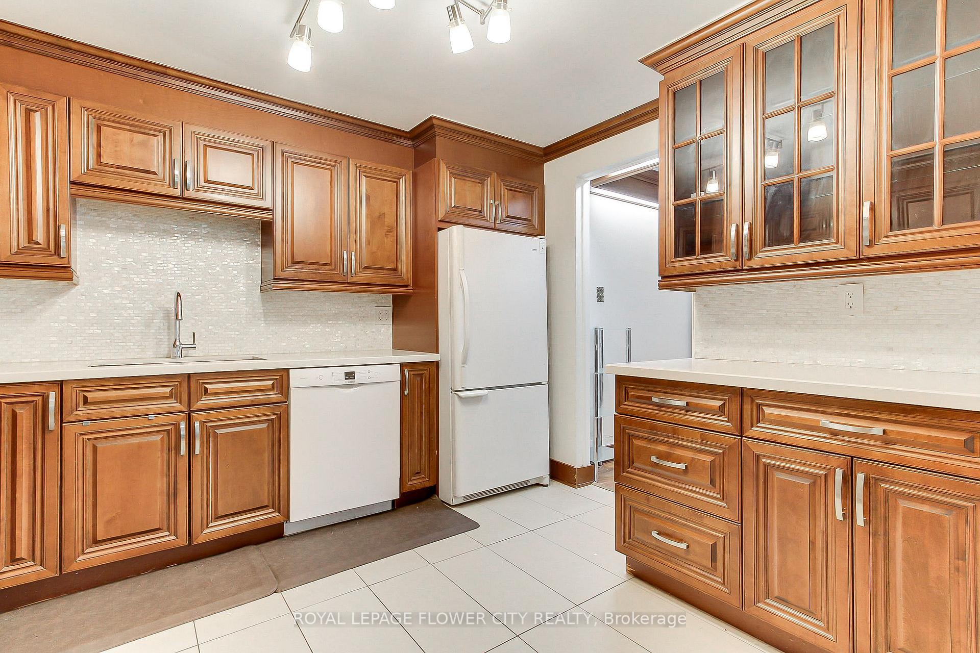 Photo 10 of Unit 103, 1400 Dixie Road, Mississauga, Lakeview — HOMEH