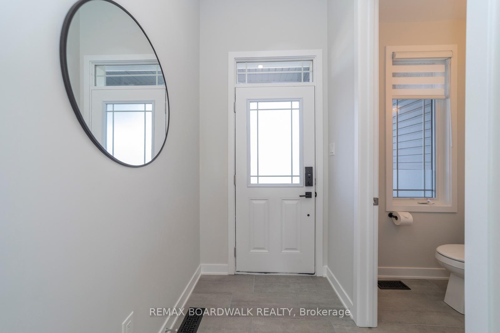 Photo 2 of 128 Main Halyard Lane, Ottawa, Barrhaven - Half Moon Bay — HOMEH