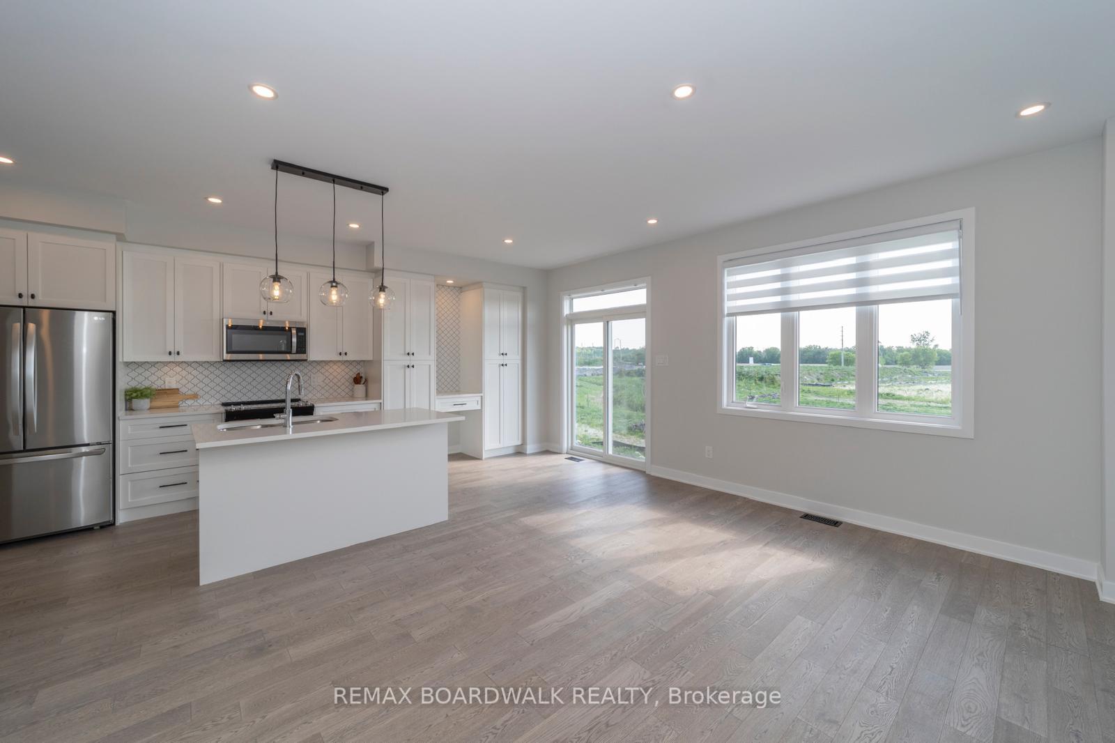 Photo 7 of 128 Main Halyard Lane, Ottawa, Barrhaven - Half Moon Bay — HOMEH