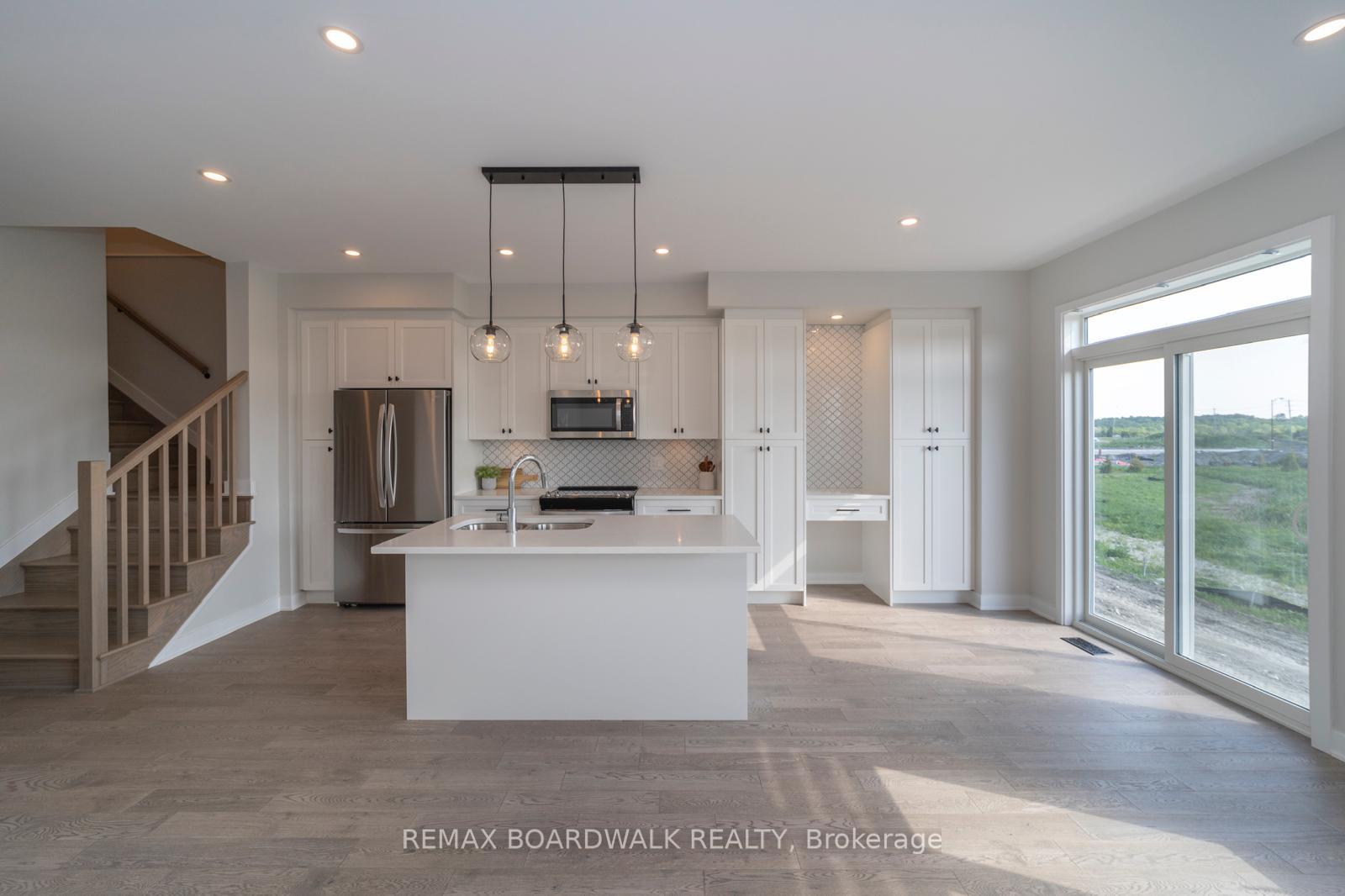 Photo 8 of 128 Main Halyard Lane, Ottawa, Barrhaven - Half Moon Bay — HOMEH