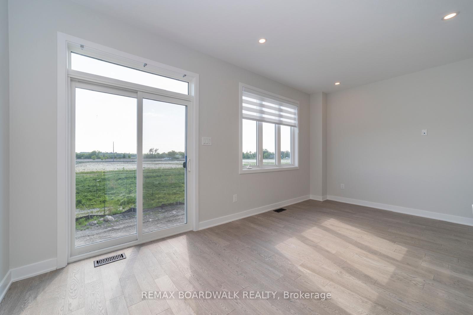 Photo 11 of 128 Main Halyard Lane, Ottawa, Barrhaven - Half Moon Bay — HOMEH