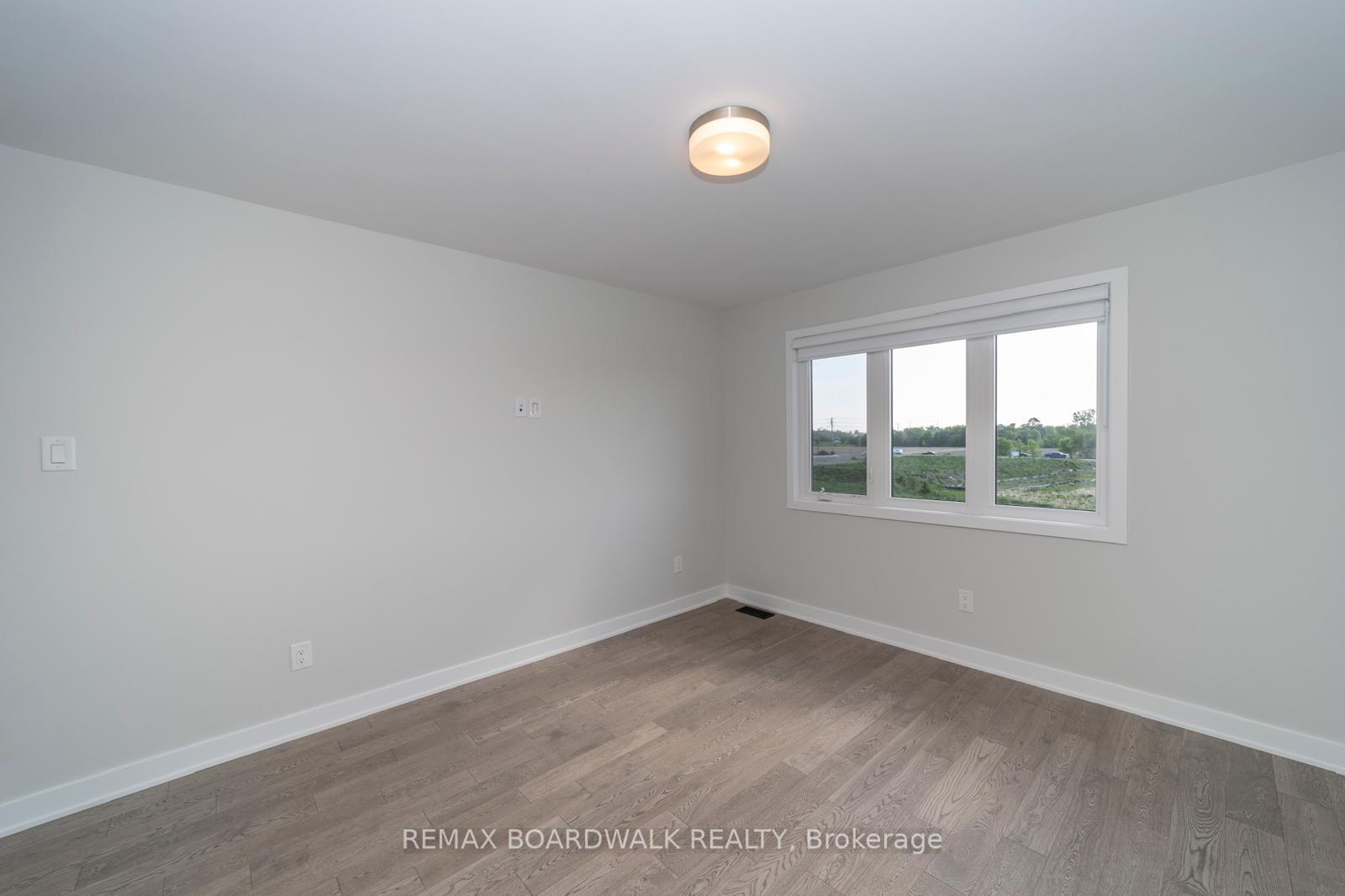 Photo 18 of 128 Main Halyard Lane, Ottawa, Barrhaven - Half Moon Bay — HOMEH