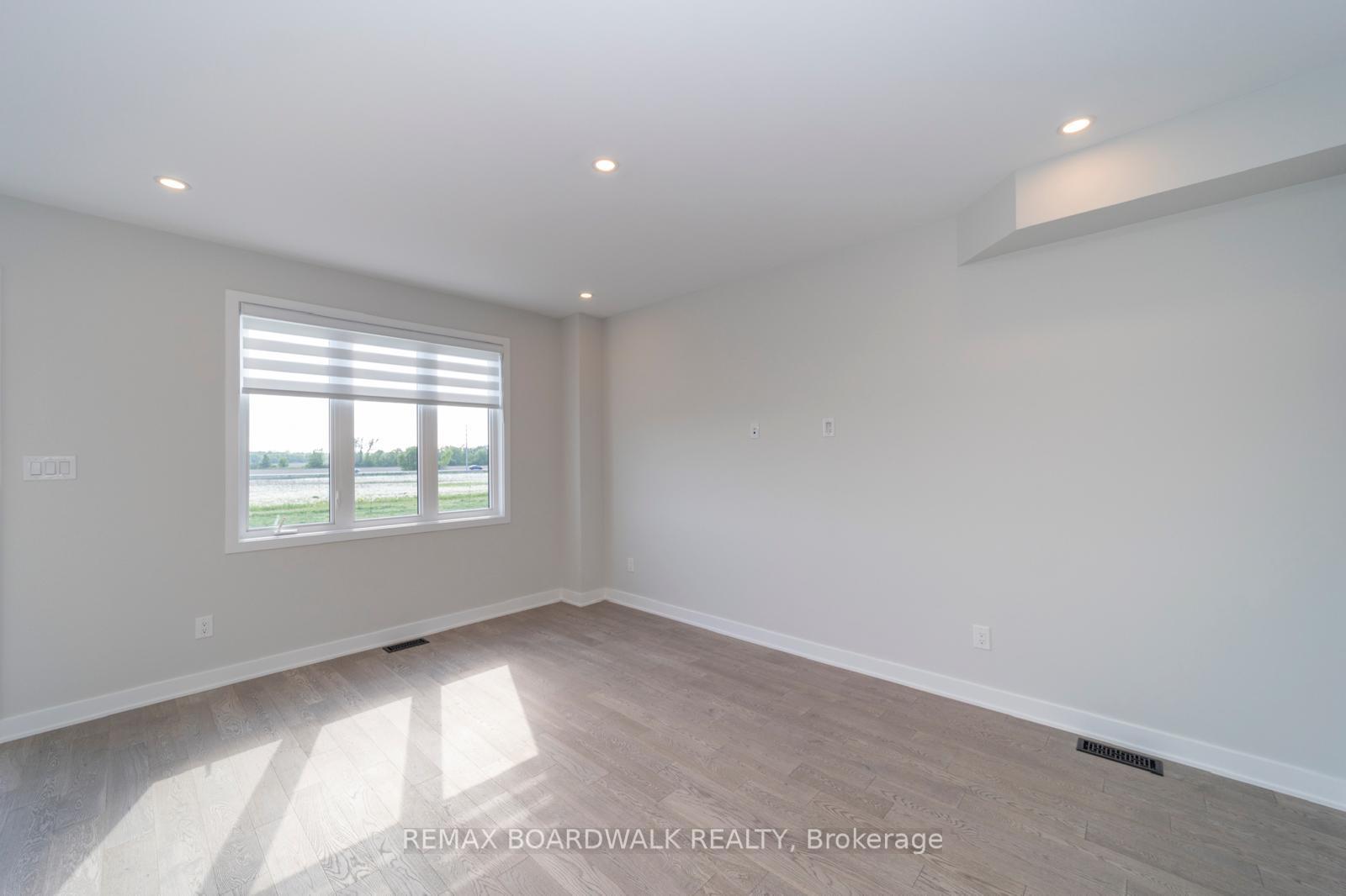 Photo 12 of 128 Main Halyard Lane, Ottawa, Barrhaven - Half Moon Bay — HOMEH
