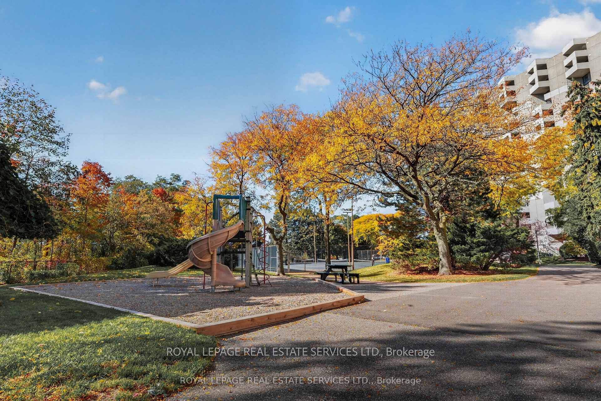 Photo 36 of Unit A03, 284 Mill Road, Etobicoke, Markland Wood — HOMEH