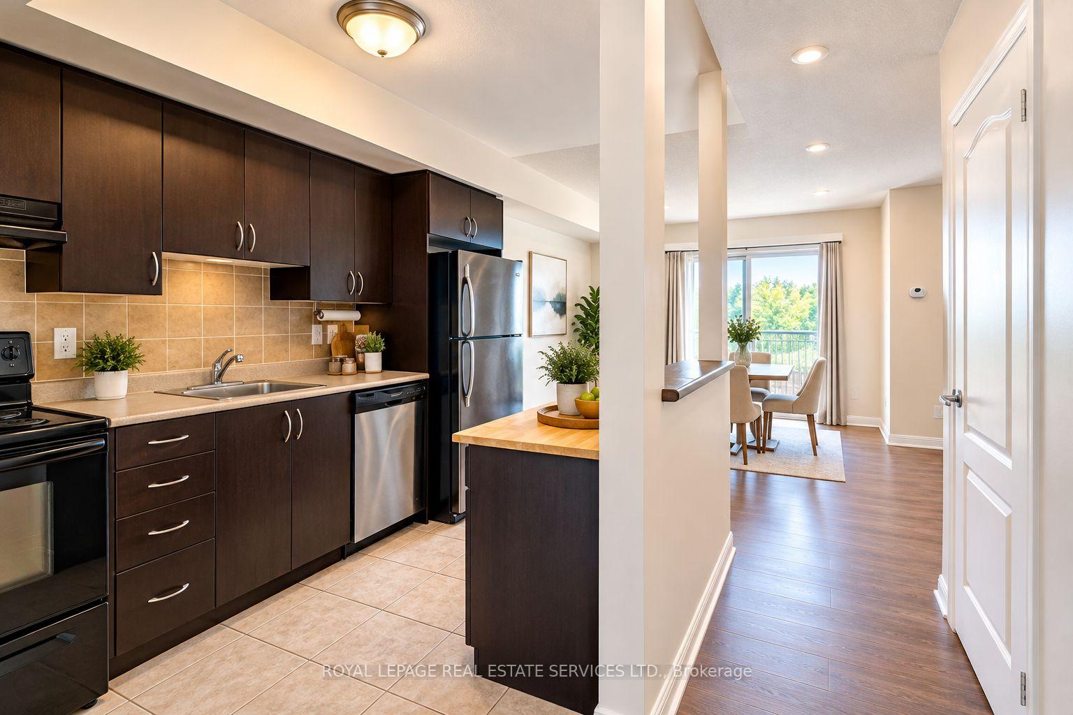 Photo 16 of Unit 1005, 4 Elsinore Path, Etobicoke, New Toronto — HOMEH
