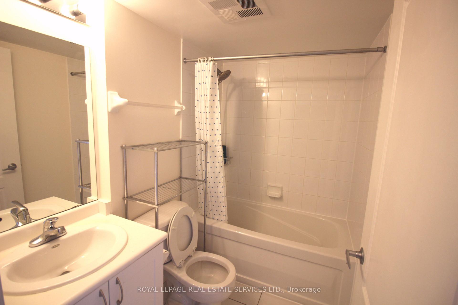 Photo 32 of Unit 1005, 4 Elsinore Path, Etobicoke, New Toronto — HOMEH