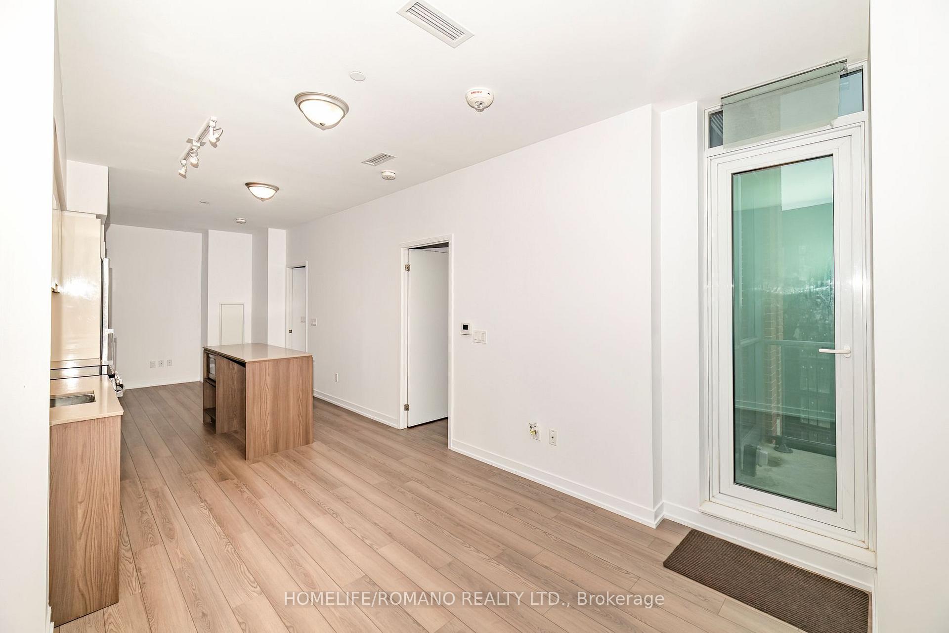 Photo 4 of Unit 1602, 31 Tippett Road, North York, Clanton Park — HOMEH