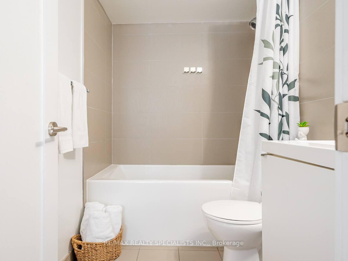 Photo 8 of Unit 304, 300 Front Street W, Toronto, Waterfront Communities — HOMEH