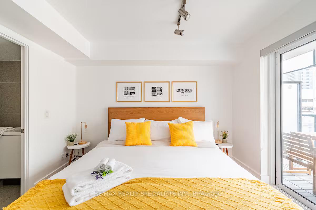 Photo 11 of Unit 304, 300 Front Street W, Toronto, Waterfront Communities — HOMEH