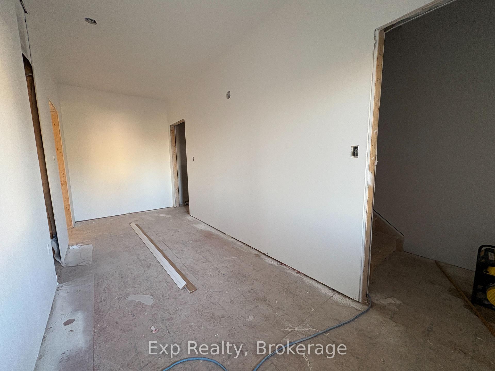 Photo 3 of 1116 Woodhaven Drive, Kingston, City Northwest — HOMEH