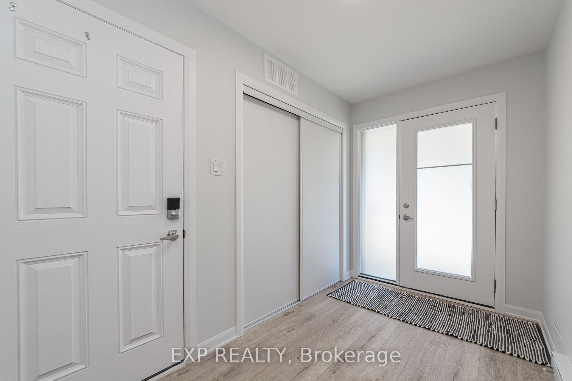 Photo 4 of 657 Moonglade Crescent, Ottawa, Barrhaven - Half Moon Bay — HOMEH