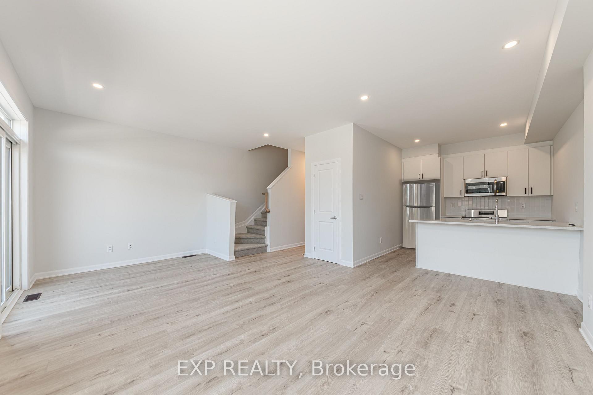 Photo 6 of 657 Moonglade Crescent, Ottawa, Barrhaven - Half Moon Bay — HOMEH