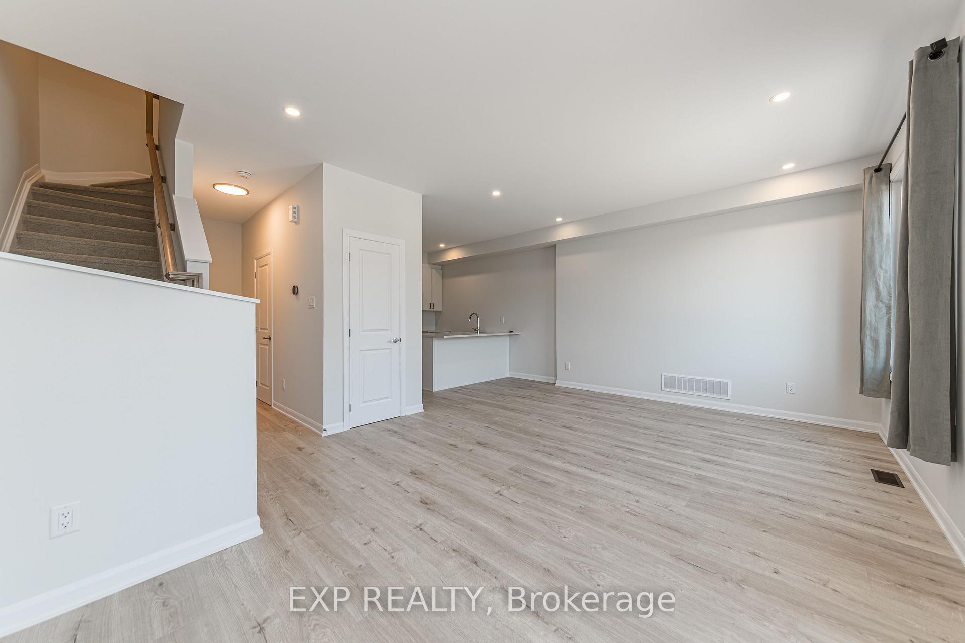 Photo 10 of 657 Moonglade Crescent, Ottawa, Barrhaven - Half Moon Bay — HOMEH