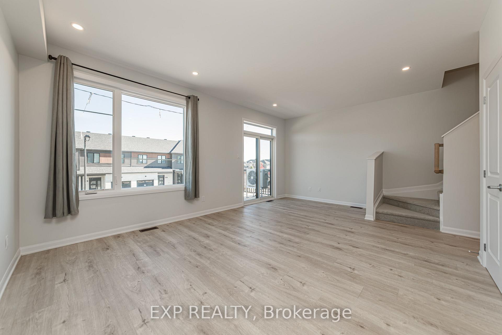 Photo 11 of 657 Moonglade Crescent, Ottawa, Barrhaven - Half Moon Bay — HOMEH