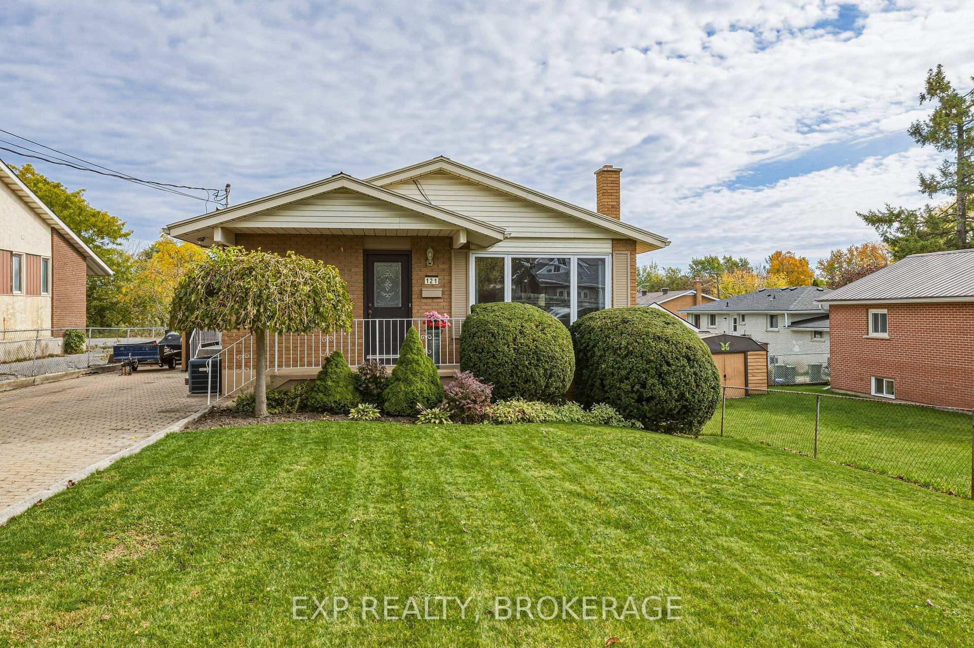 Photo 1 of 121 Butler Street E, Kingston, Rideau — HOMEH