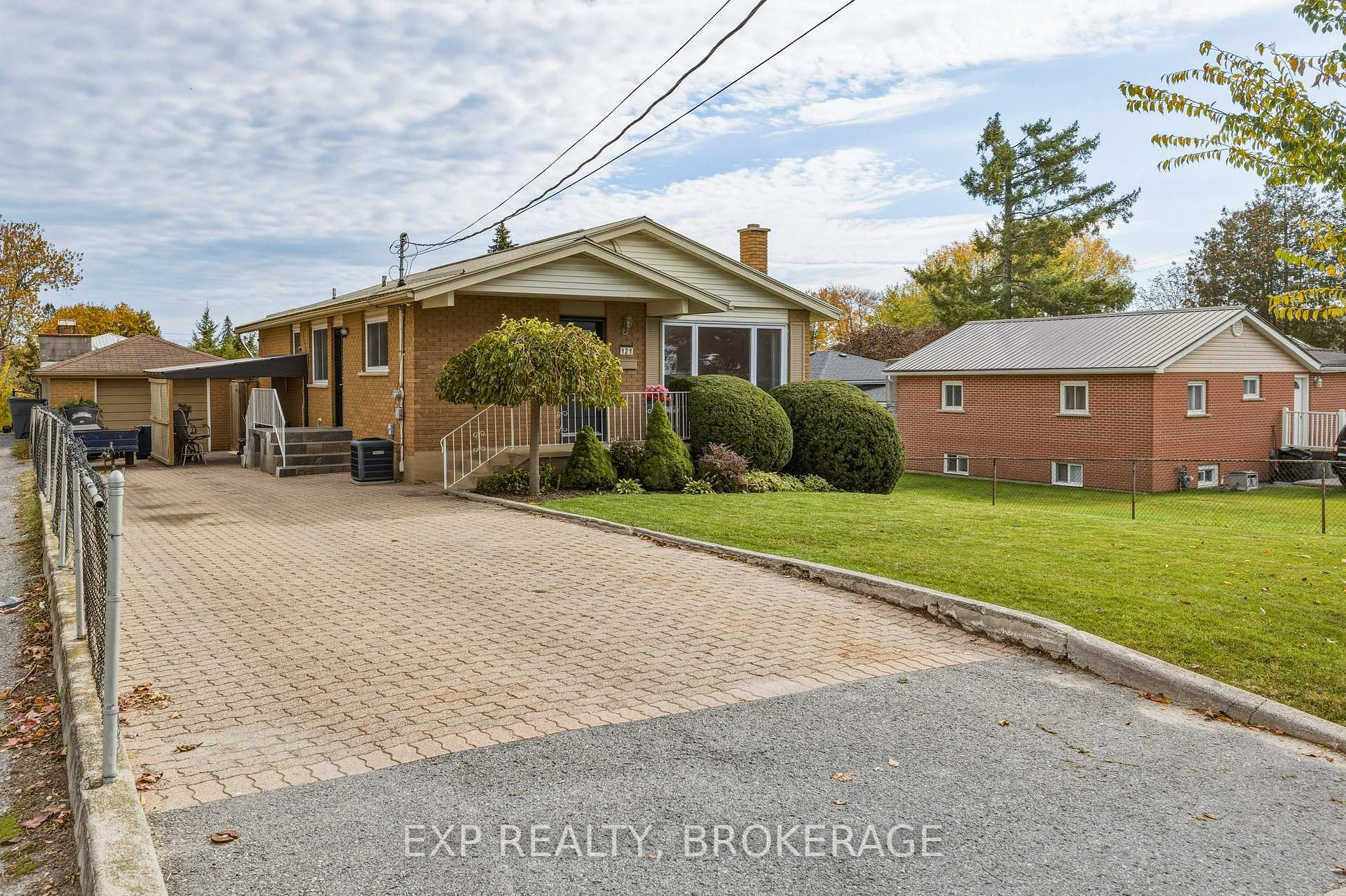 Photo 4 of 121 Butler Street E, Kingston, Rideau — HOMEH