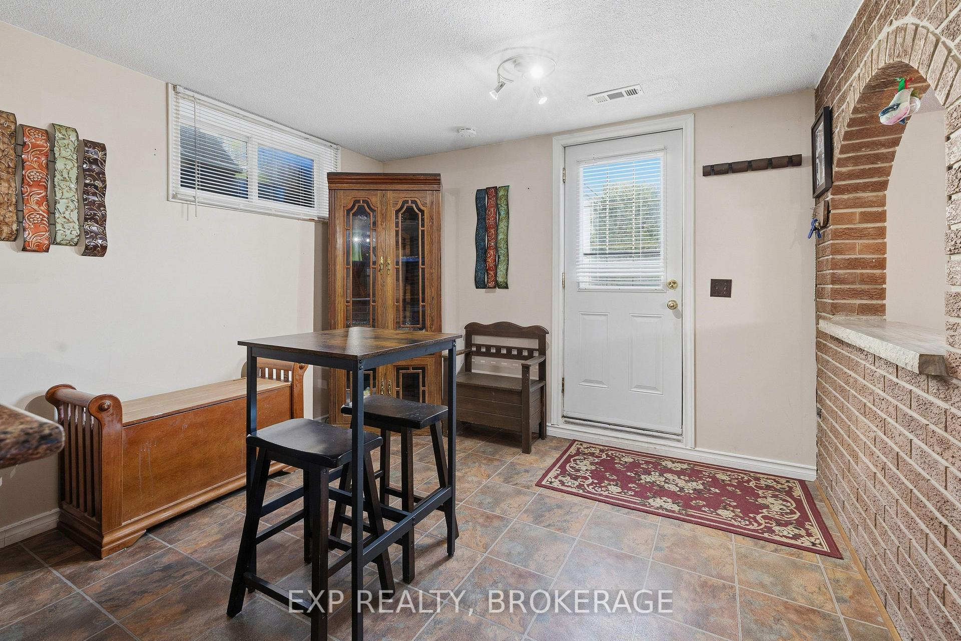 Photo 14 of 121 Butler Street E, Kingston, Rideau — HOMEH