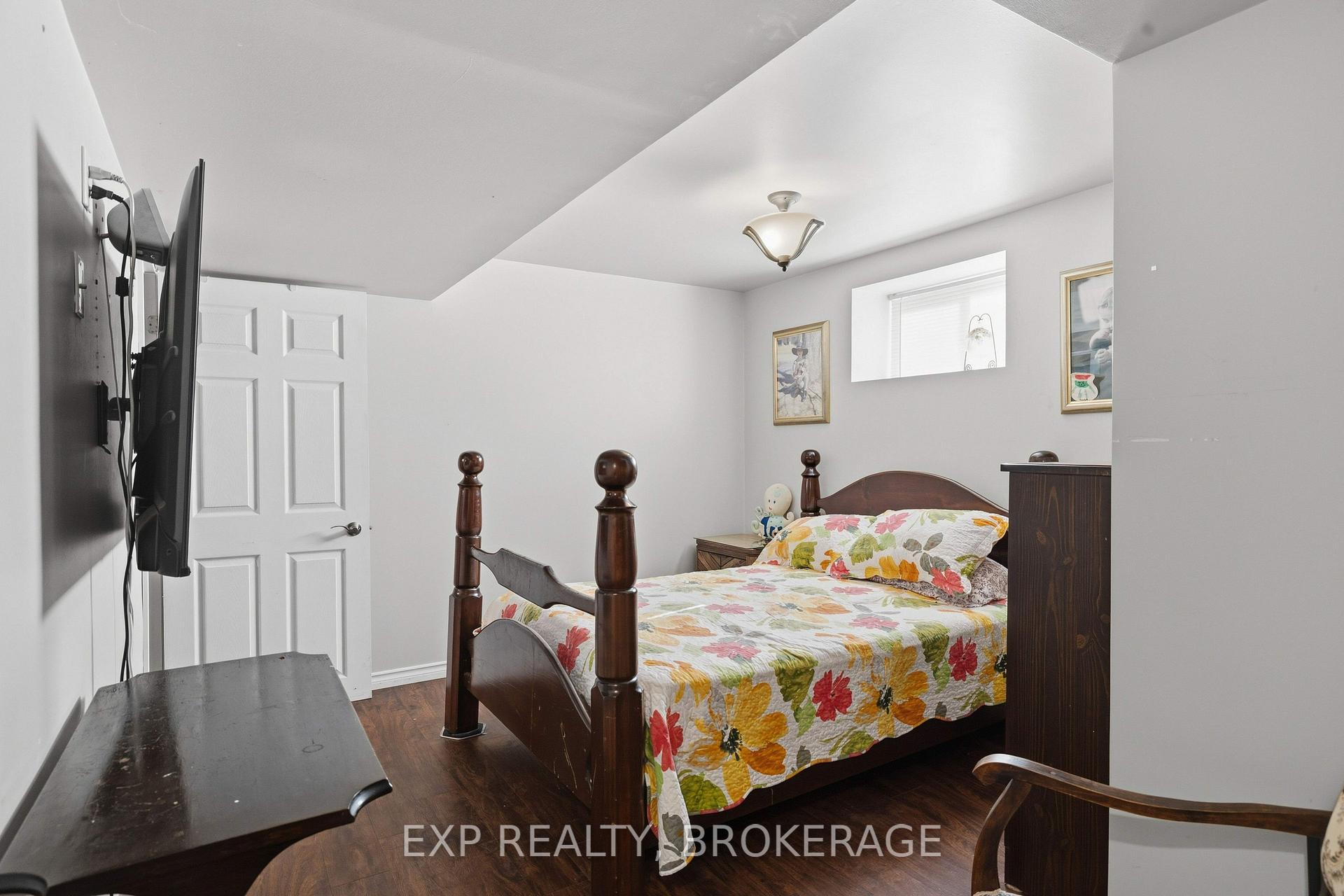 Photo 18 of 121 Butler Street E, Kingston, Rideau — HOMEH